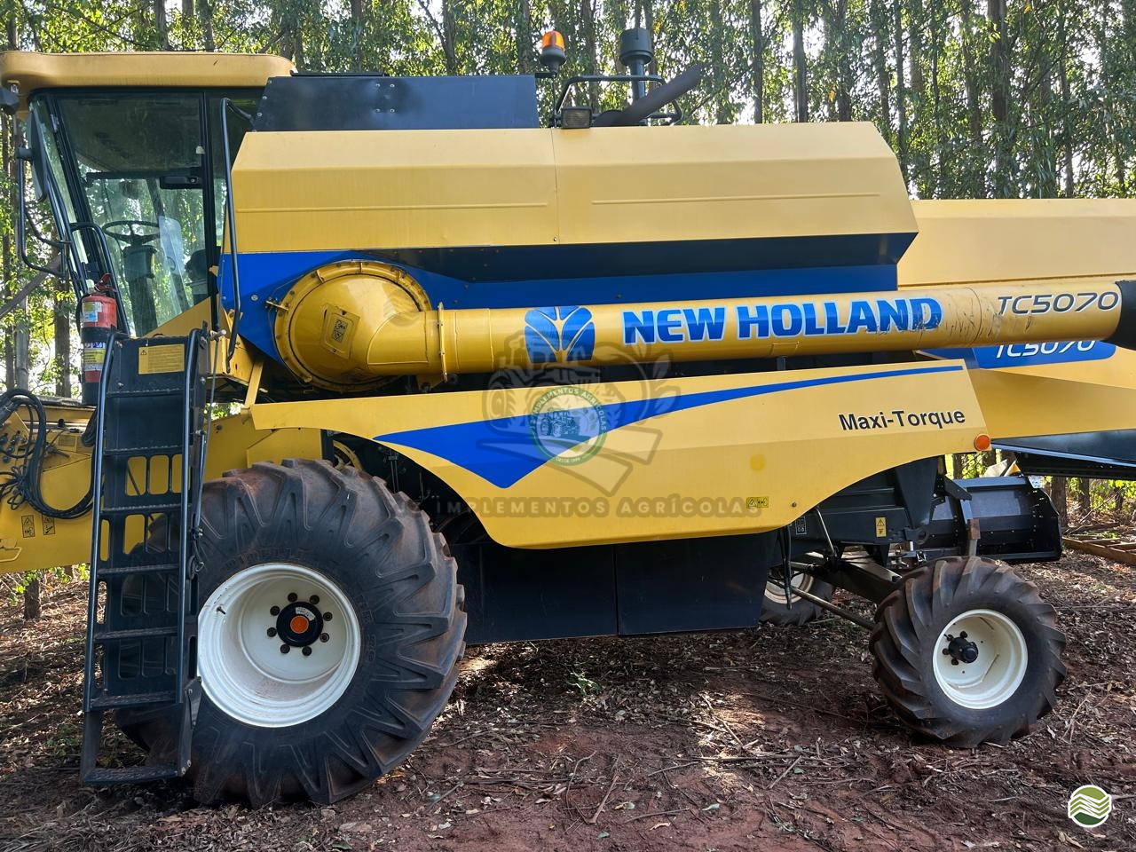 COLHEITADEIRA NEW HOLLAND TC 5070 JZ Implementos Agrícolas TOLEDO PARANÁ PR